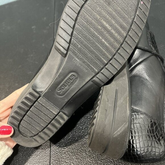 SOLIDUS HEDDA Comfort Tie Shoe Sz 8 Women’s Black Sneaker Croc Embossed Walking - Picture 7 of 8